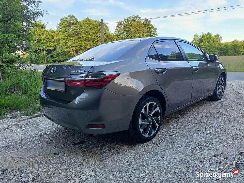 Toyota Corolla 16 Premium 1WŁ Salon Serwis ASO 132KM Czosnów