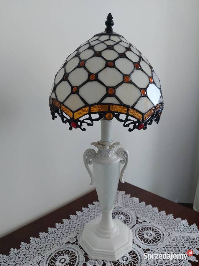Wysoka lampa w antycznym stylu Warszawa