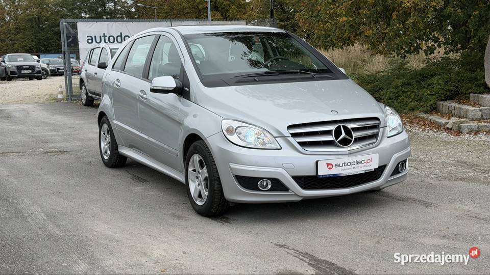 Raty 17 benz 130 klimatyzacja Pięknie utrzymany Klasa B Masłowo sprzedam