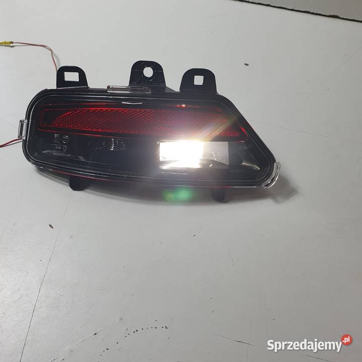 RENAULT CAPTUR II LAMPA W ZDERZAK PRAWY TYŁ
