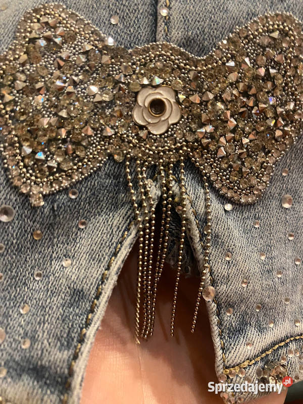 Dżinsyjeansy pięknie zdobione cyrkoniami i Warszawa