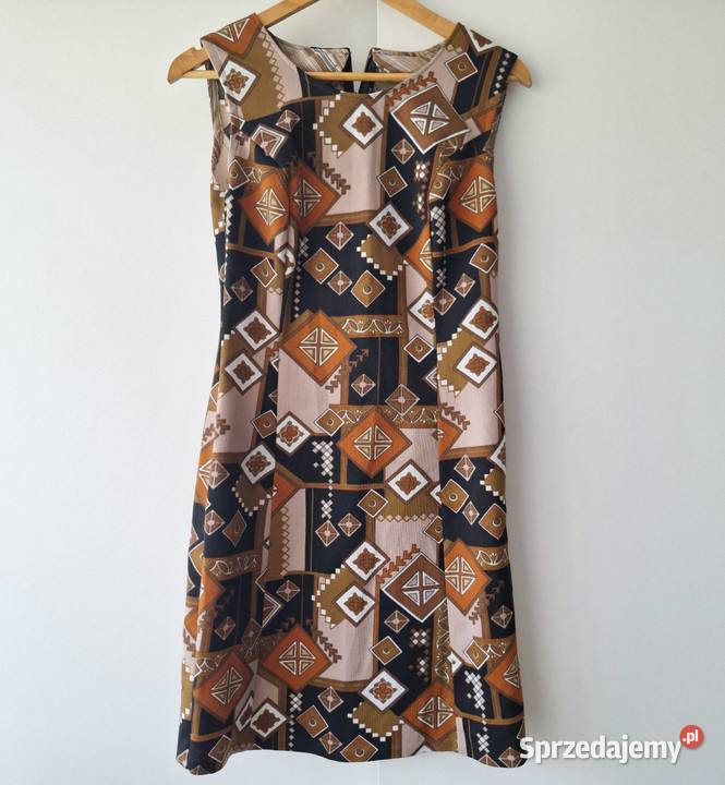 Wzorzysta jesienna sukienka w symetryczne wzory małopolskie Kraków