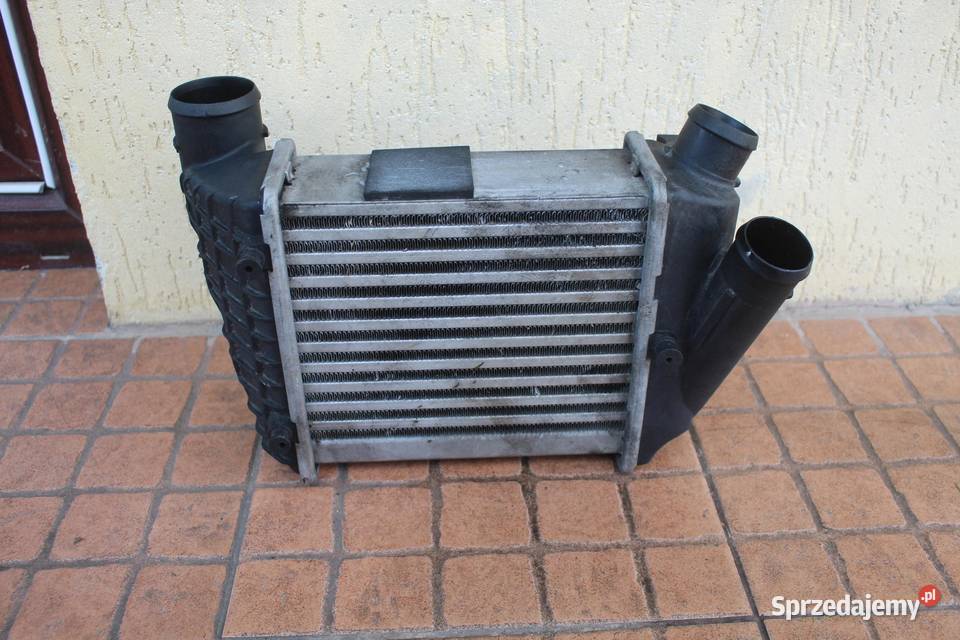 INTERCOOLER PRAWY AUDI A4 B6 25 TDI 8E0145806C osobowe