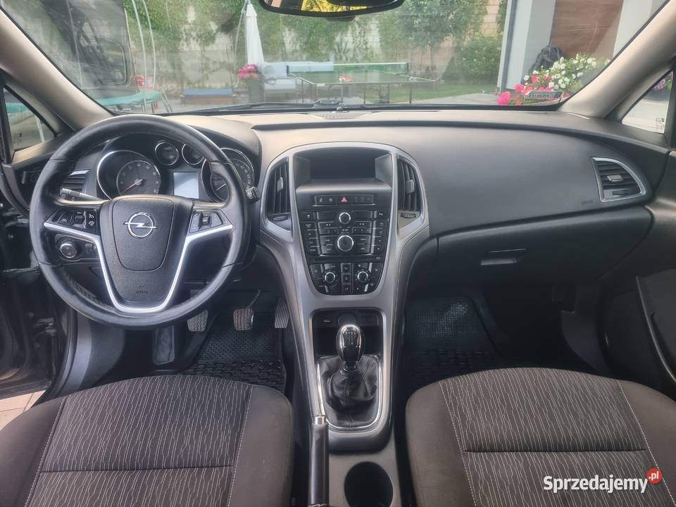 Opel Astra J Sports Tourer Warszawa sprzedam