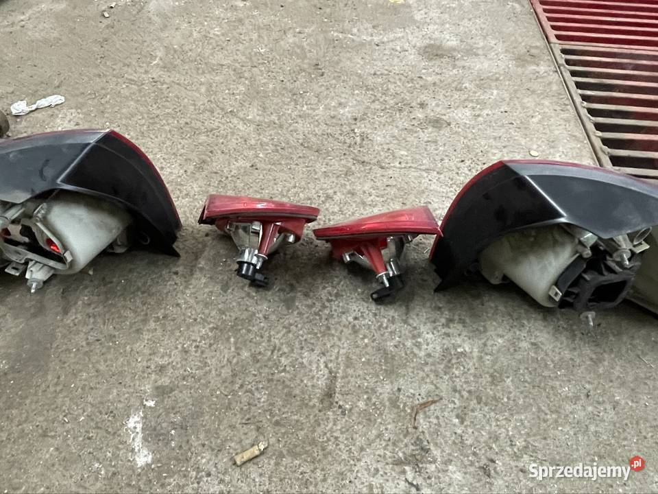 Komplet lamp tylnych do VW Golf 5 Strzepcz