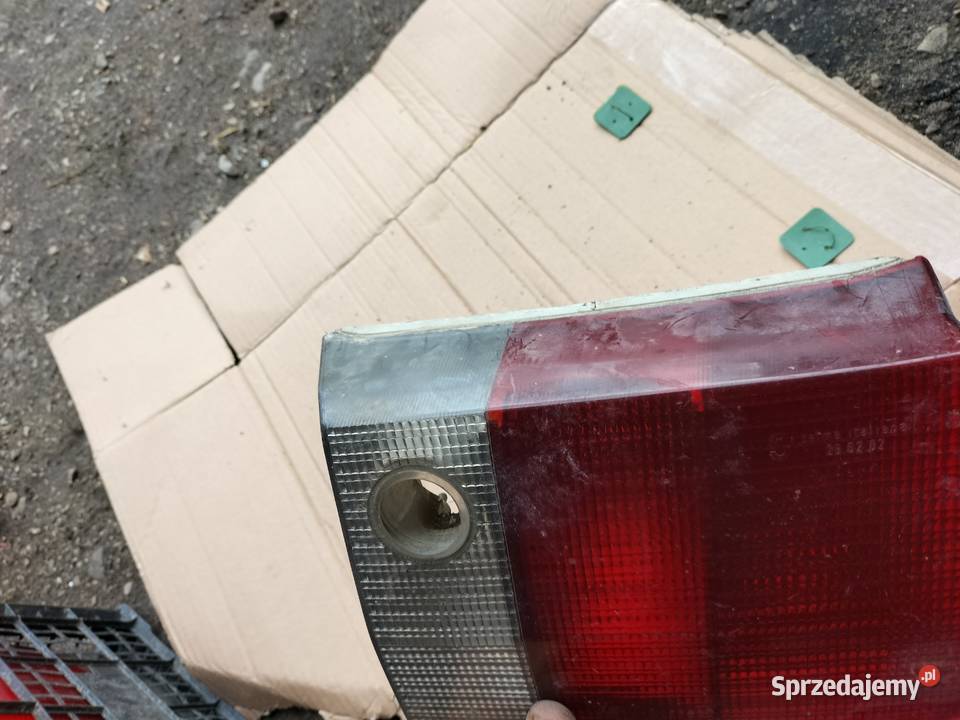 AUDI 80 B3 SEDAN B4 KOMBI LAMPA TYŁ TYLNA PRAWA Kamień-Kolonia sprzedam