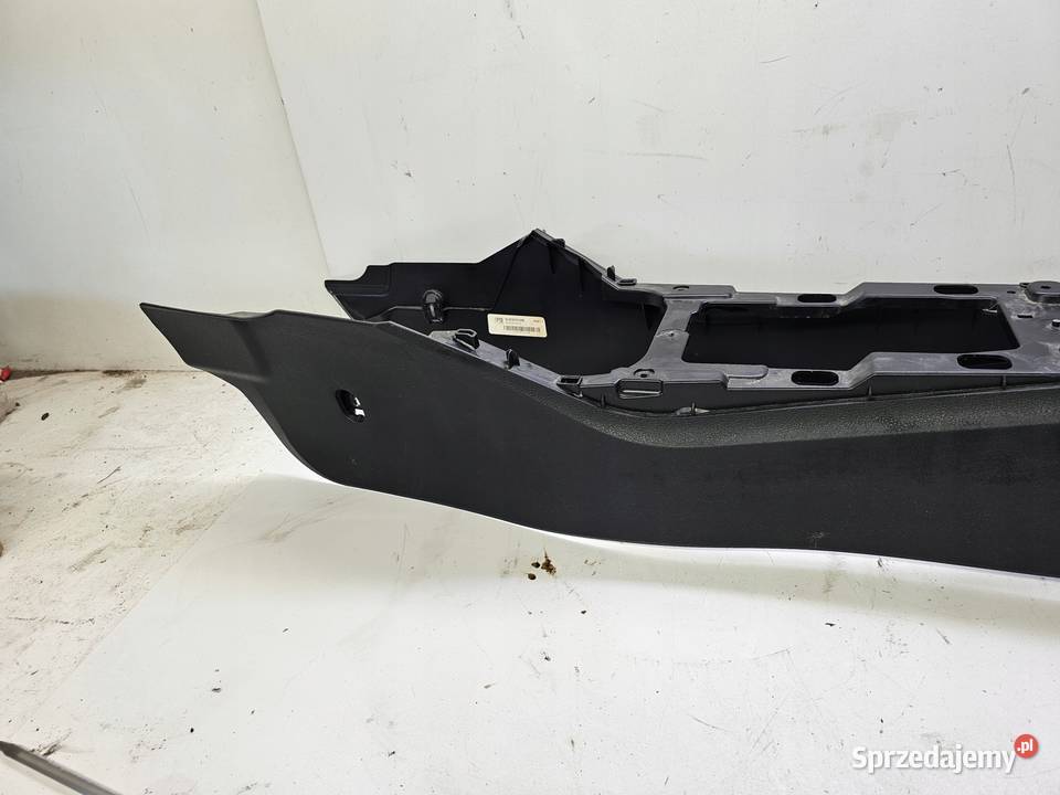 TUNEL ŚRODKOWY AUDI Q3 F3 83A 83B863241 Przystajń