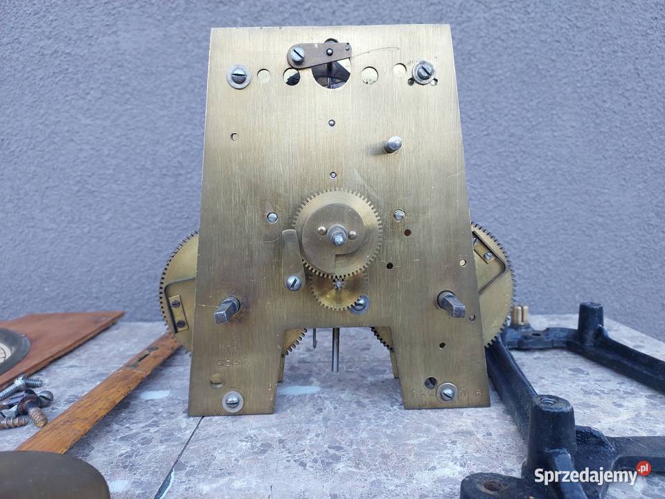 502 Mechanizm starego zegara fabrycznego czasu
