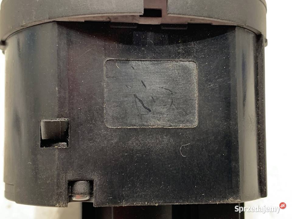 WŁĄCZNIK ŚWIATEŁ VW GOLF V 0310 PRZYCISK