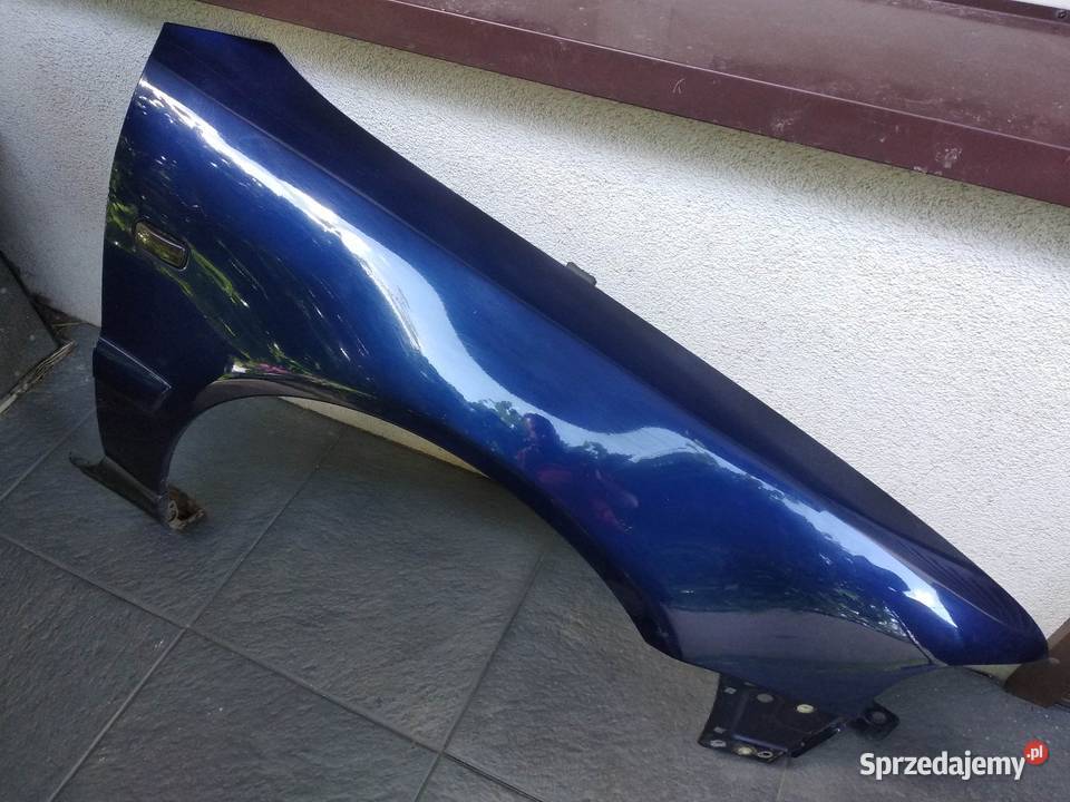 Audi A4 B5 LIFT FL błotnik przedni prawy łódzkie Sieradz