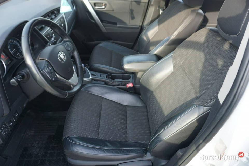 Toyota Auris 18 136 Hybrid AUT II 2012 Lublin