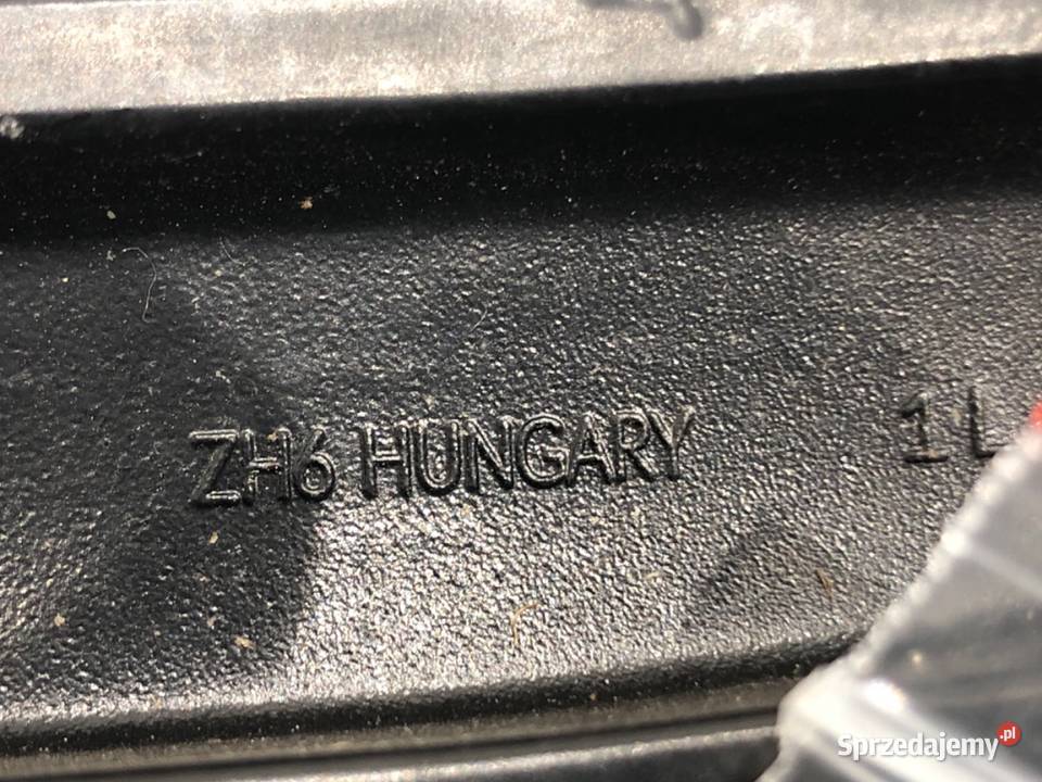 RAMIĘ WYCIERACZKI KOMPLET PRZÓD AUDI Q7 4M osobowe