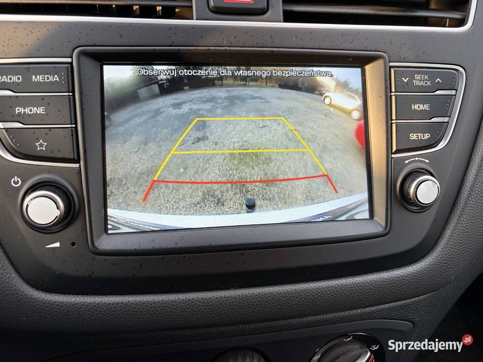 Salon BezwypKlima kamera cofaniaI właścicel Ledy 4/5