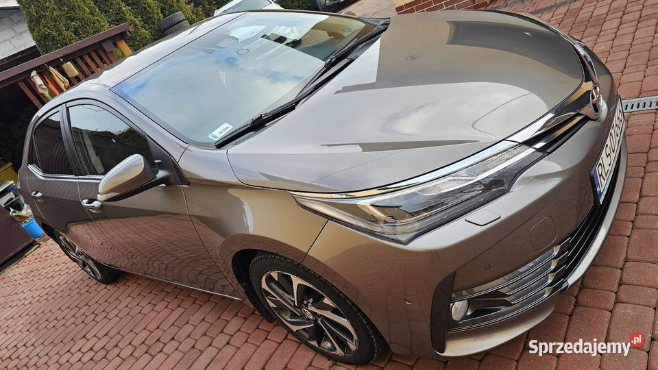 Toyota Corolla 16 132 2016 Lift Film Full LED światła do jazdy dziennej Corolla Zarszyn