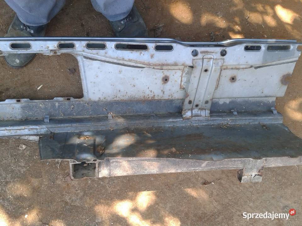 Pas tylny bmw e23 prawa strona