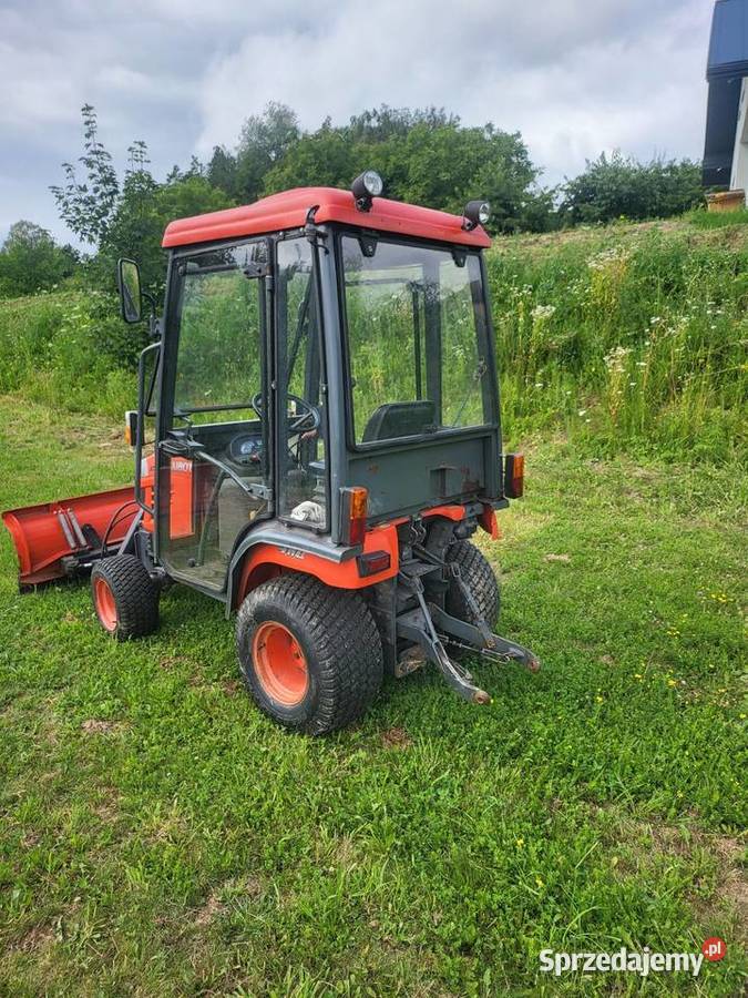Kubota 4x4 z pługiem ogrzwana kabina Przedni TUZ Tymowa