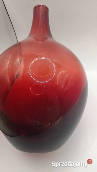 Szkło wysoki ciemno czerwony wazon Porcelana i szkło Zamość sprzedam