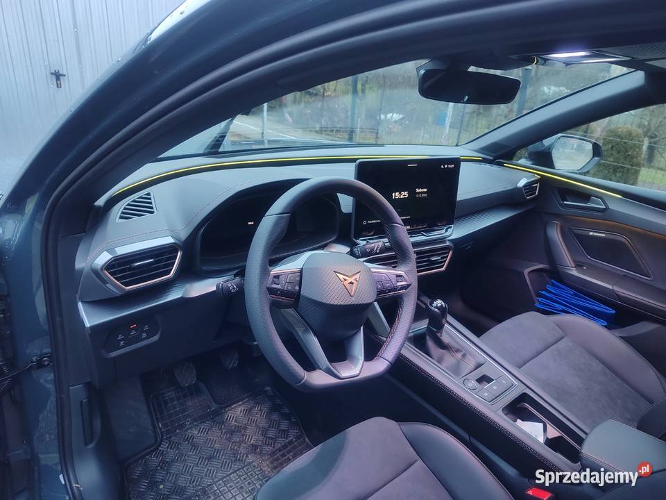 Cupra Leon 15TSI światła do jazdy dziennej