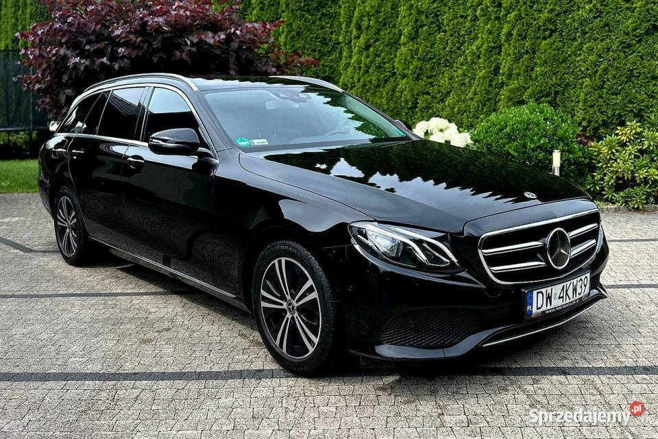 Mercedes E 220 MercedesBenz E220d Kombi automatyczna Wrocław