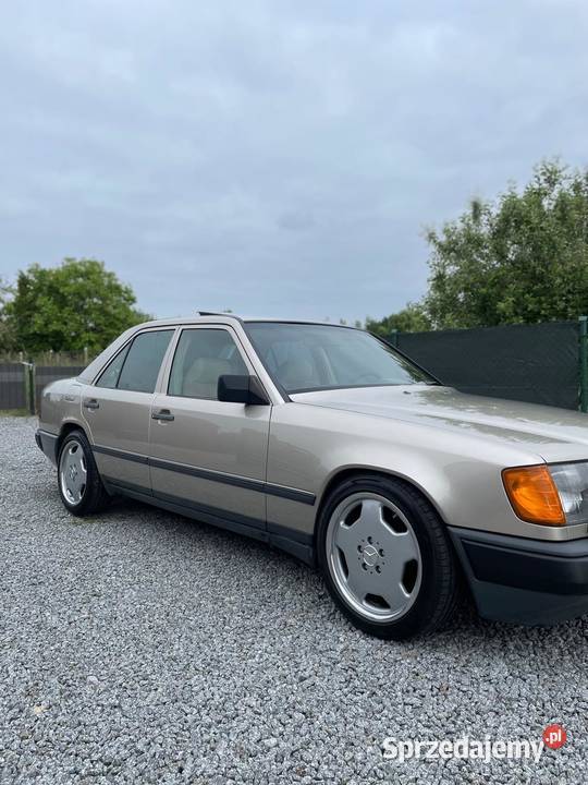 Mercedes W124 300E super stan wąska listwa W124 Rok produkcji 1989 Namysłów