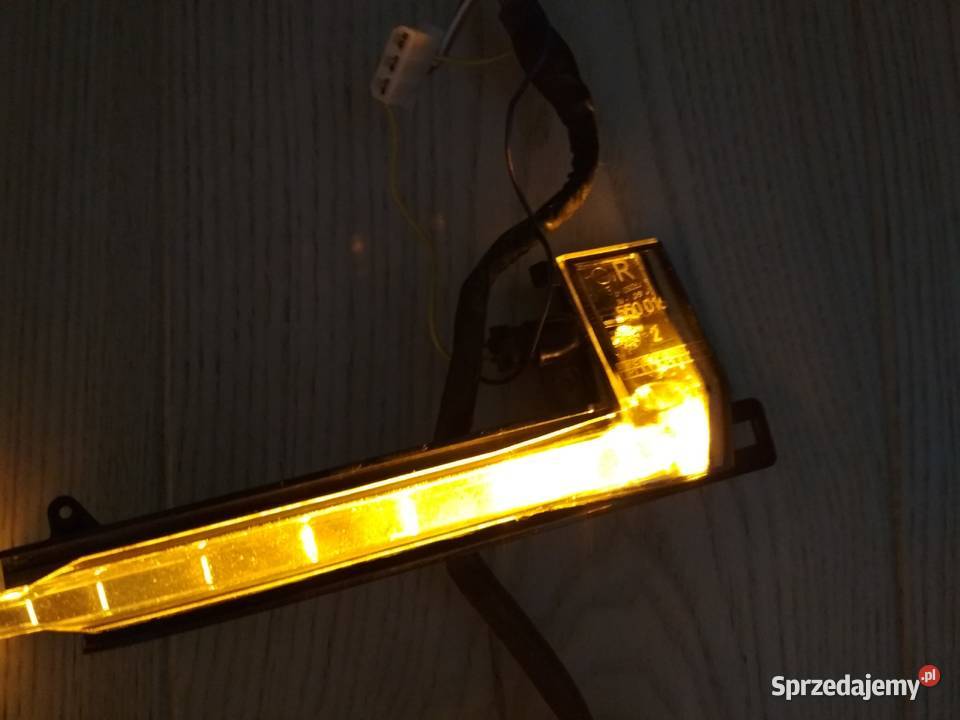 Kierunkowskaz prawy lusterka LED Audi A3 8P A4 Lublin