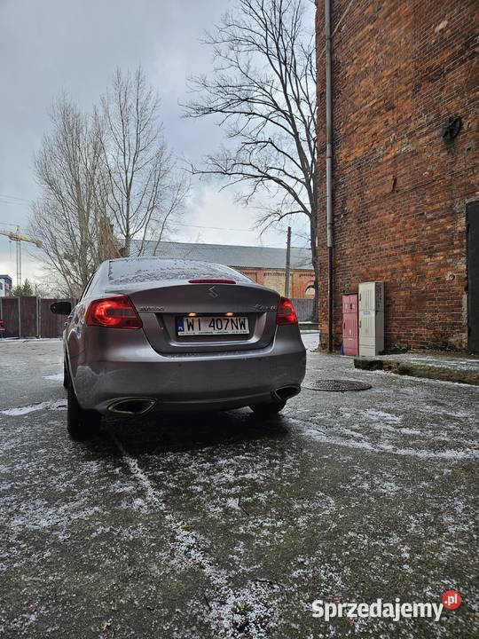 Suzuki Suzuki Kizashi 2010 24 4WD CVT 99700 Rok produkcji 2010 Warszawa