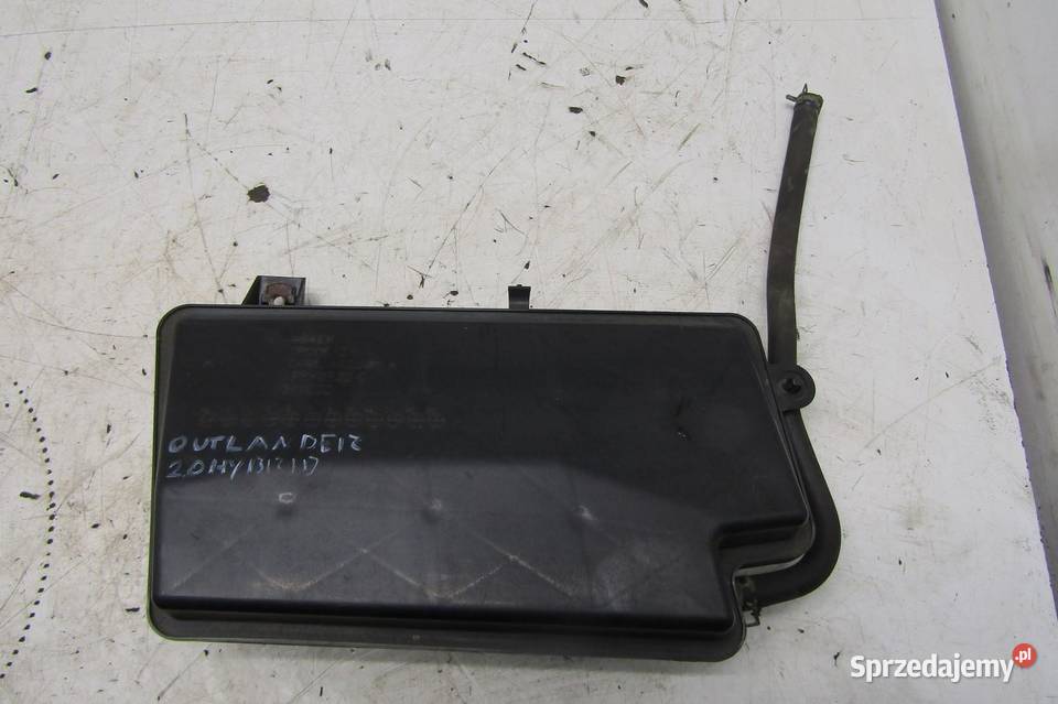 OBUDOWA SKRZYNKA BEZPIECZNIKÓW 20 DOHC