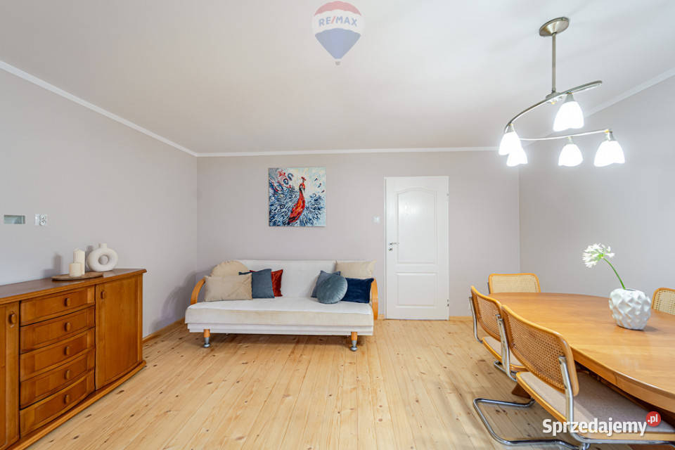 Wygodne mieszkanie na parterze w niskim bloku parter