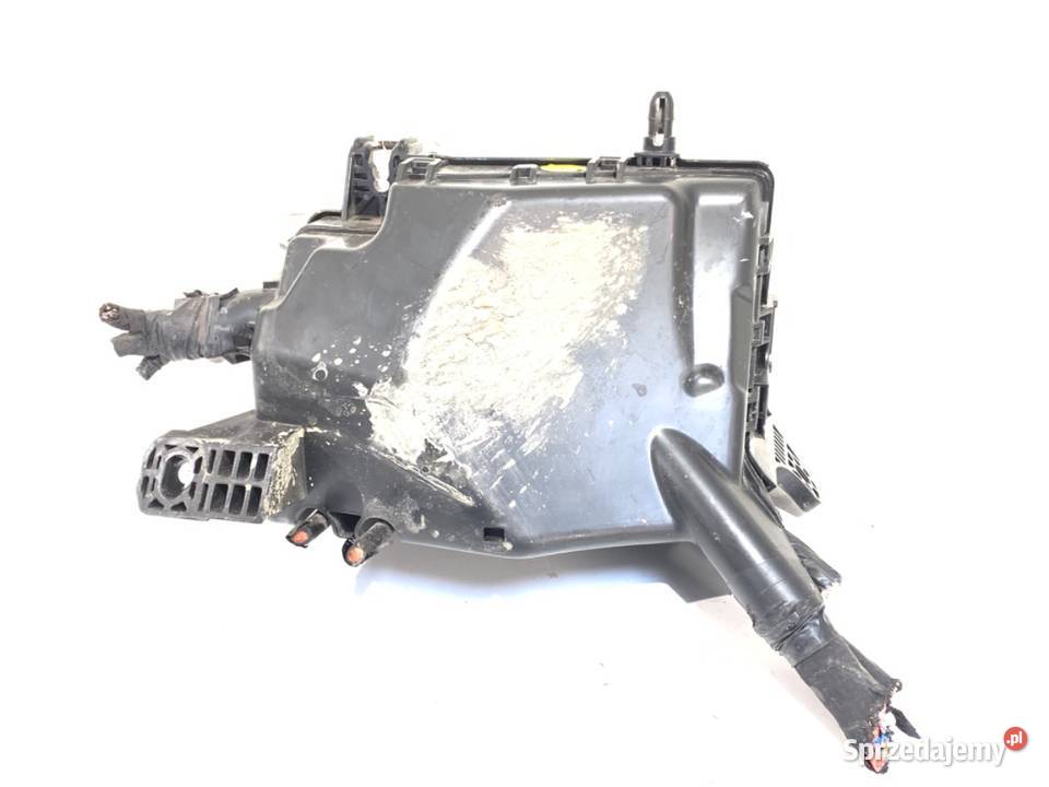 SKRZYNKA BEZPIECZNIKÓW HYUNDAI i30 Hatchback 14