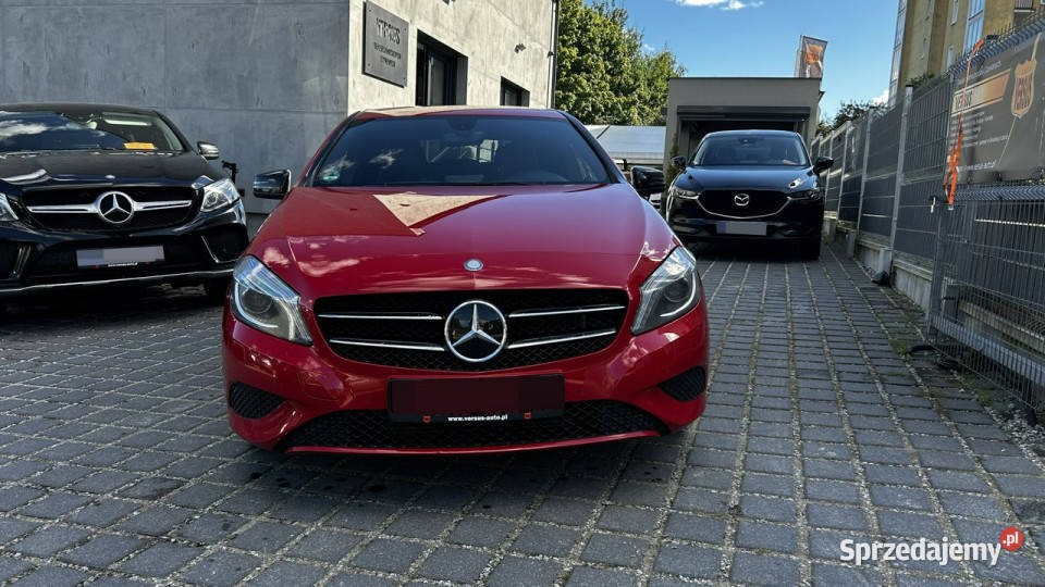 Mercedes A 200 2015 Benzyna Czerwony Kubełkowe Gdynia