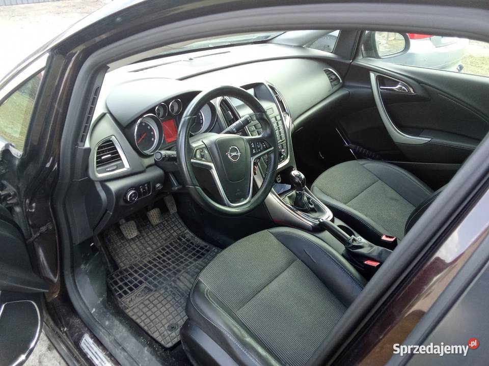 Opel Astra J 2012r 14 turbogaz 236400km Czarnówka