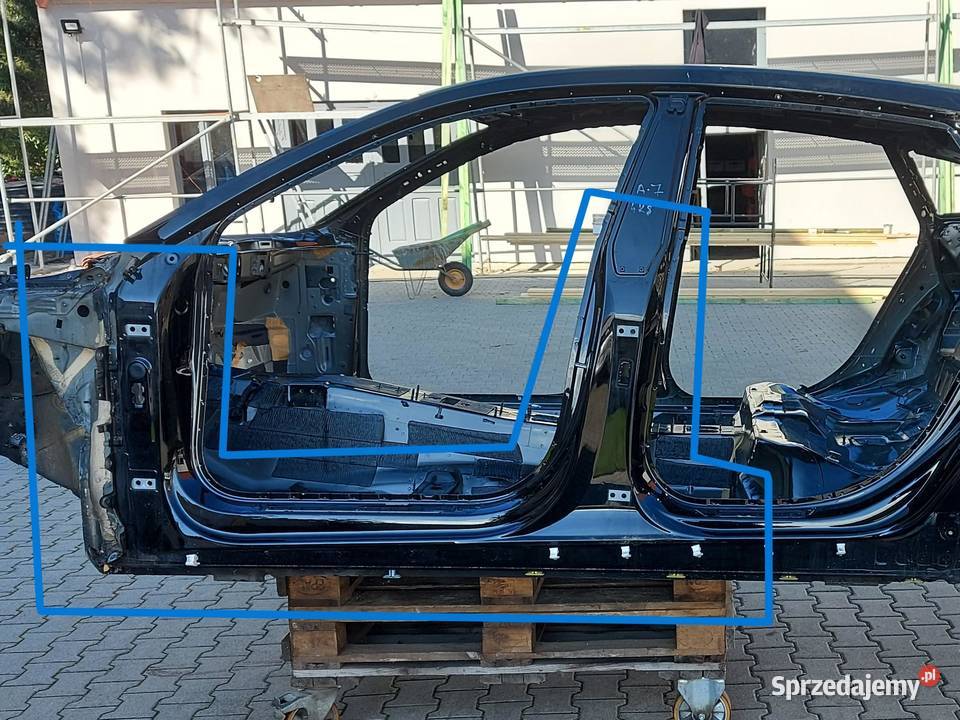 Audi A7 II 4K8 4M0 TFSI SŁUPEK ŚRODKOWY BOK LEWY Progi sprzedam