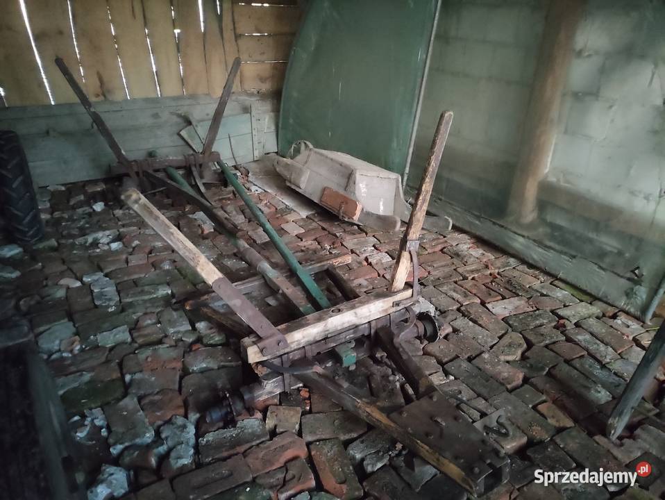 Zabytkowy lekki wóz konny bryczka dyszel gary podkarpackie Przeworsk