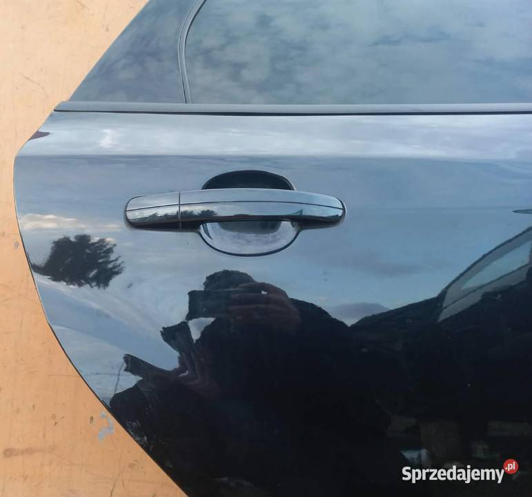 FORD FOCUS MK3 DRZWI PRAWY TYŁ KOMBI KOD FB Drzwi mazowieckie Radom