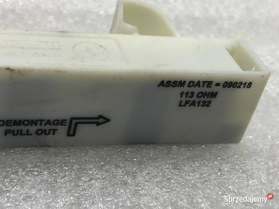 WZMACNIACZ ANTENOWY 285906352R DACIA DUSTER II Panele sterowania, przełączniki