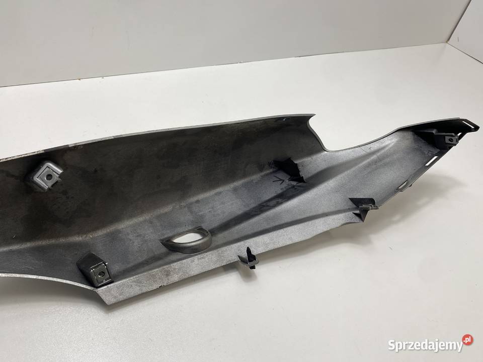 SUZUKI SIXTEEN UX125 OWIEWKA BOCZEK PRAWY OGON mazowieckie sprzedam