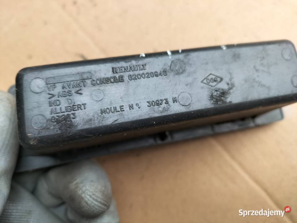 Renault Espace 4 IV 820028946 SCHOWEK DESKI osobowe Schowki, półki Kamień-Kolonia sprzedam