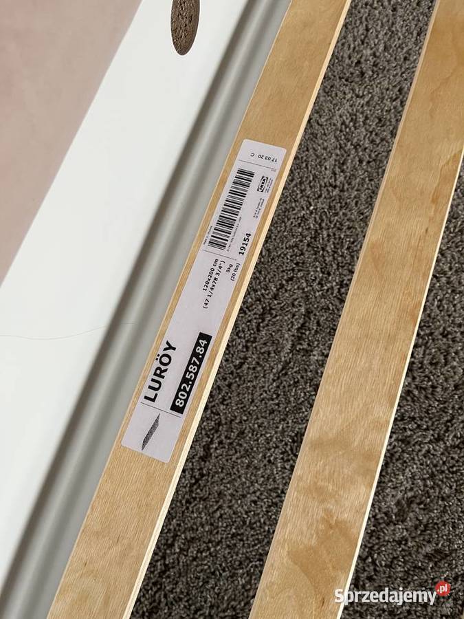 Rama łóżka z tapicerowanym zagłówkiem Malm Ikea