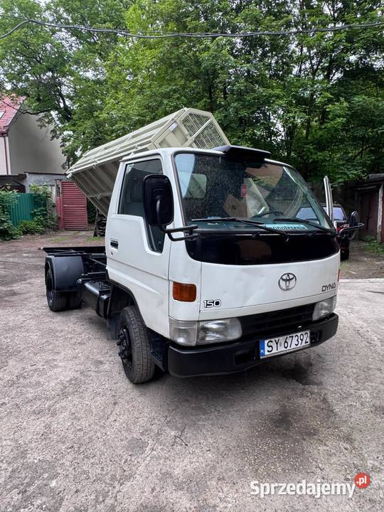 Toyota dyna 150 wywrotka ładowność 2 tony