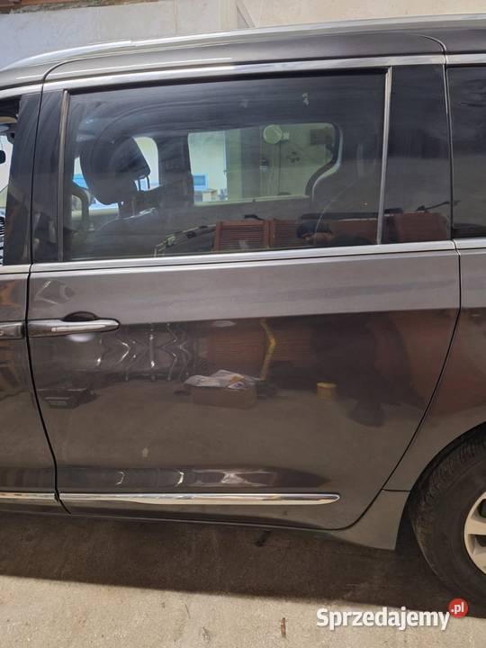Chrysler Pacifica 2017 r drzwi zderzak błotnik Drzwi mazowieckie Warszawa sprzedam