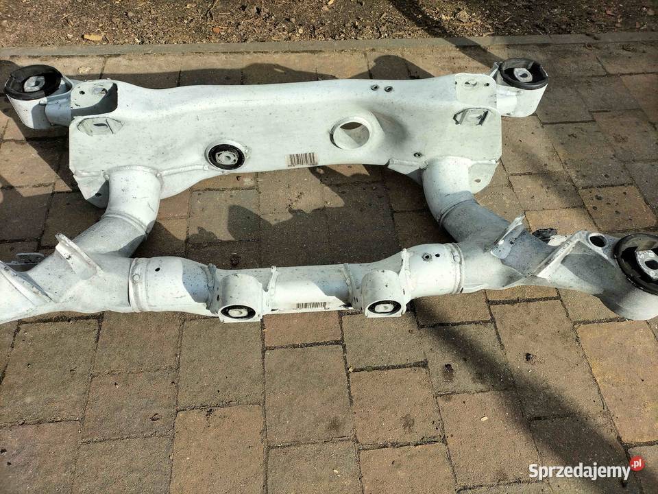 Belka tylnego zawieszenia BMW E65 E66 stan Poręba