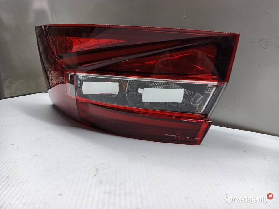 LAMPA TYŁ TYLNA PRAWA SKODA SUPERB III 3V5945208