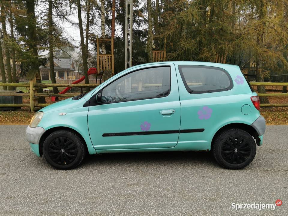 Toyota Yaris 10 benzyna niski przebieg