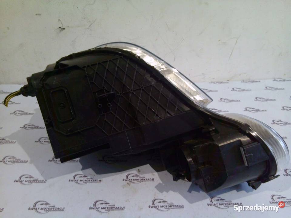 SKODA YETI 12r lampa prawa przód 130702331500 Lampy przednie Kielce