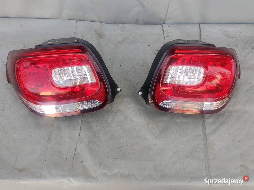CITROEN DS3 0815r LAMPA TYLNA TYŁ LEWA PRAWA mazowieckie Radom