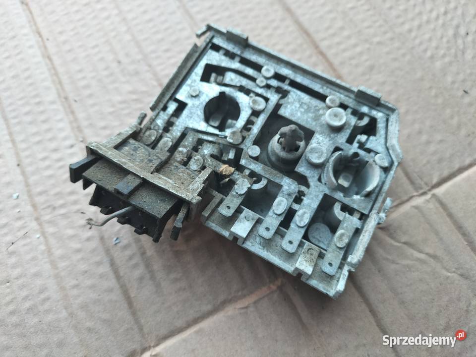AUDI 80 B3 B4 WKŁAD LAMPY TYŁ PRAWY BIAŁY osobowe
