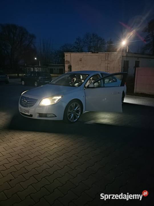 Opel Insignia 20T benzyna 220 automat 2011r Bełchatów