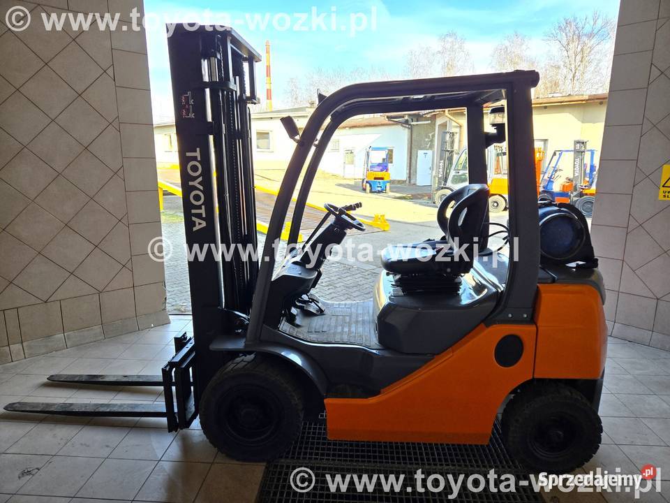 Wózek Widłowy TOYOTA 8FGF20 3700 mm TOYOTA 8FG20 regulowane widły Mysłowice