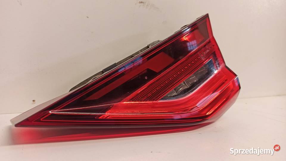 AUDI A1 LAMPA PRWY TYŁ W KLAPE 82A945094C