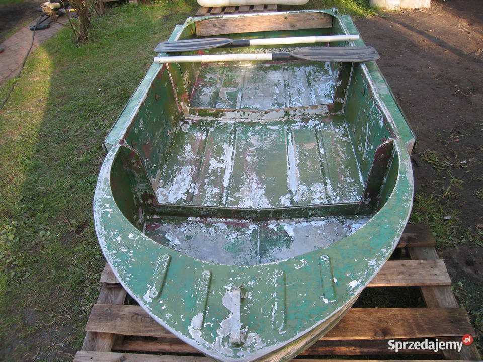 Mała łódka wędkarza